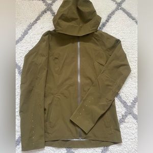 Lululemon size 2 rain jacket